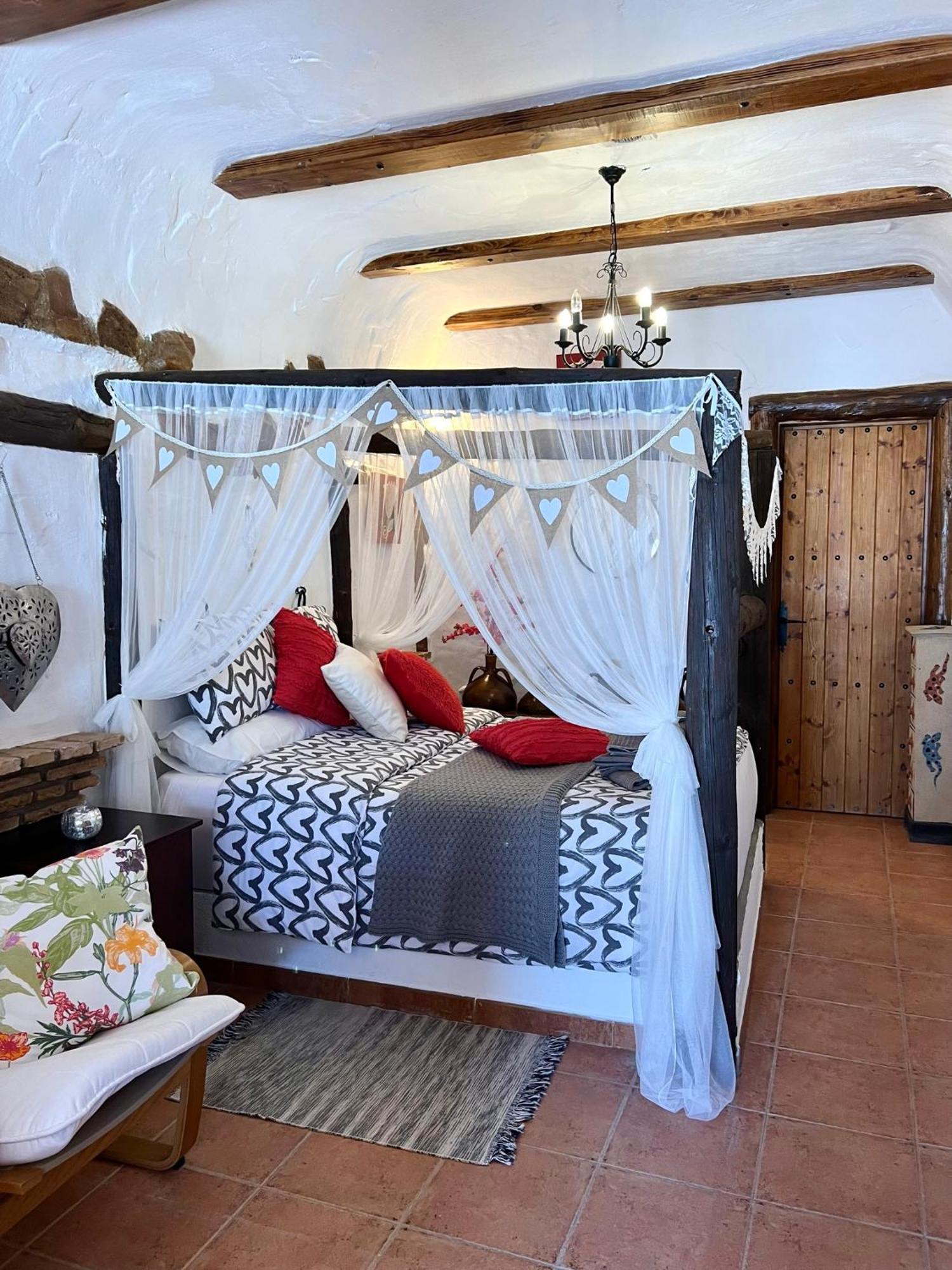 Cuevas De La Paz - Cave House Holidays Los Carriones Room photo
